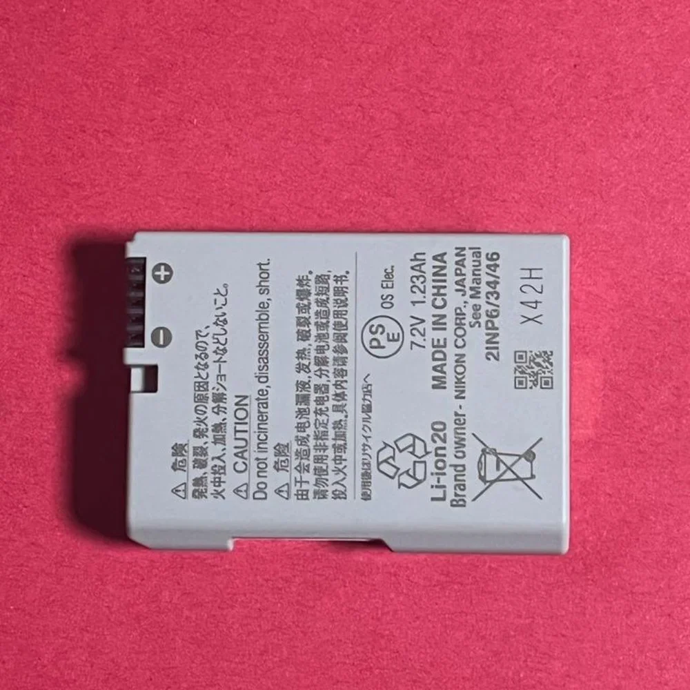 Original Nikon EN-EL14a Battery For D5300 D5200 D5100 D3300 P7800 P7700 MH-24